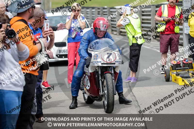 Vintage motorcycle club;eventdigitalimages;mallory park;mallory park trackday photographs;no limits trackdays;peter wileman photography;trackday digital images;trackday photos;vmcc festival 1000 bikes photographs